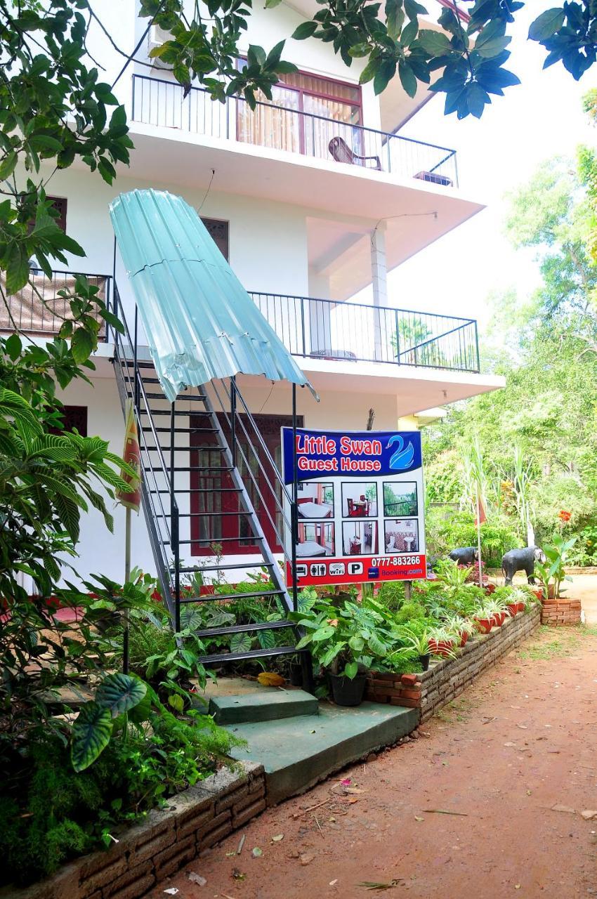 Little Swan Guest House Bentota Exterior photo